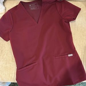 Figs Casma three pocket Scrub Top | S - Burgundy